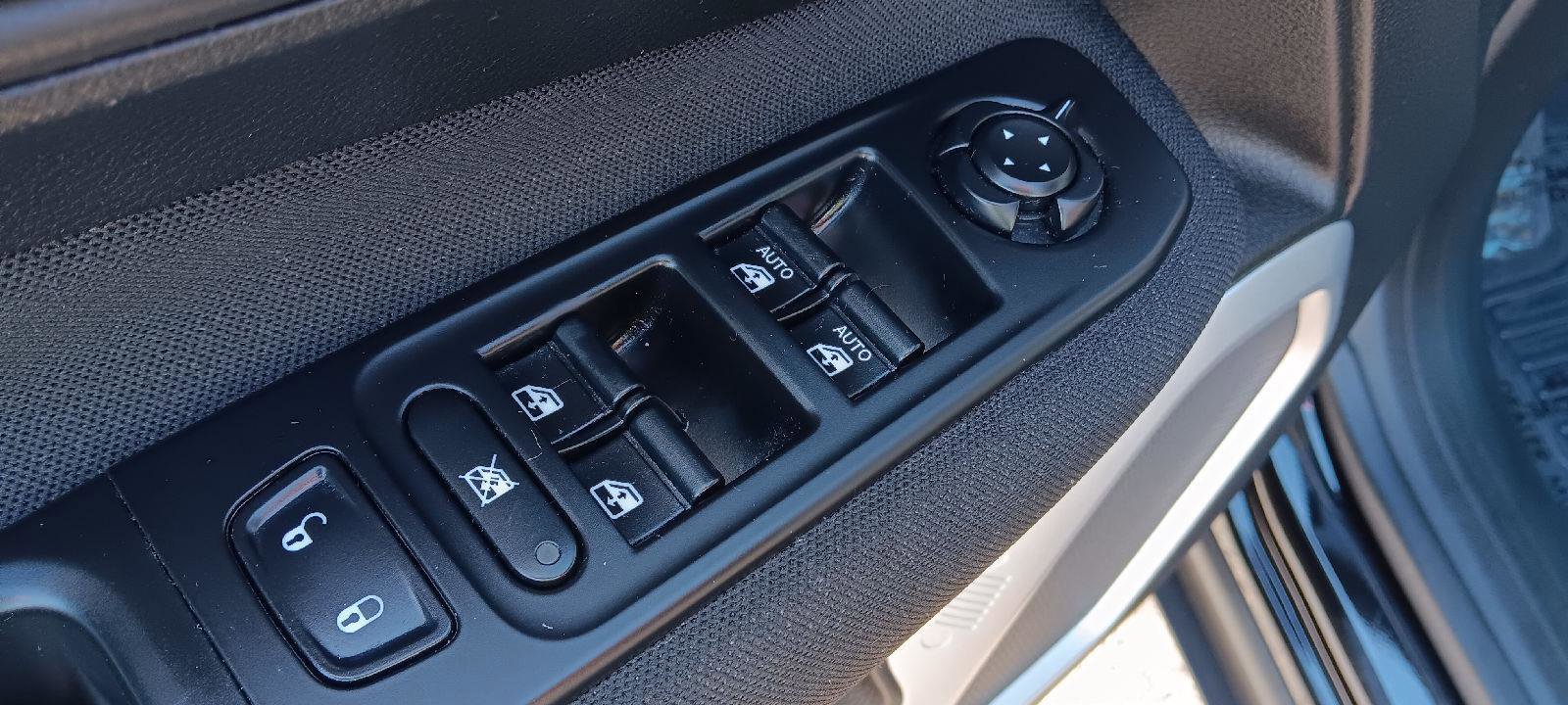 Used 2018 Jeep Renegade Latitude image 7