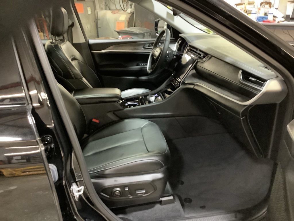 Certified 2023 Jeep Grand Cherokee L Limited w/ Trailer Tow Group (B) AWD/4WD image 22