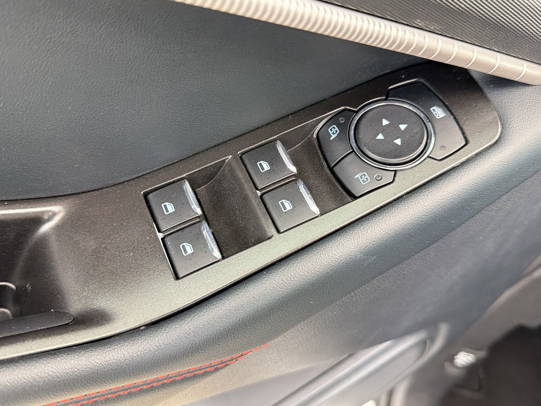 Certified 2025 Ford Explorer ST-Line w/ ST-Line Street Pack AWD/4WD image 20