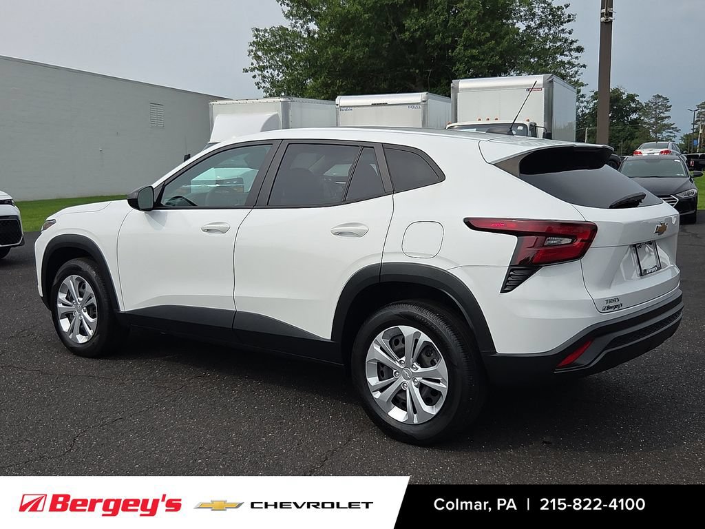 Certified 2024 Chevrolet Trax LS FWD image 8