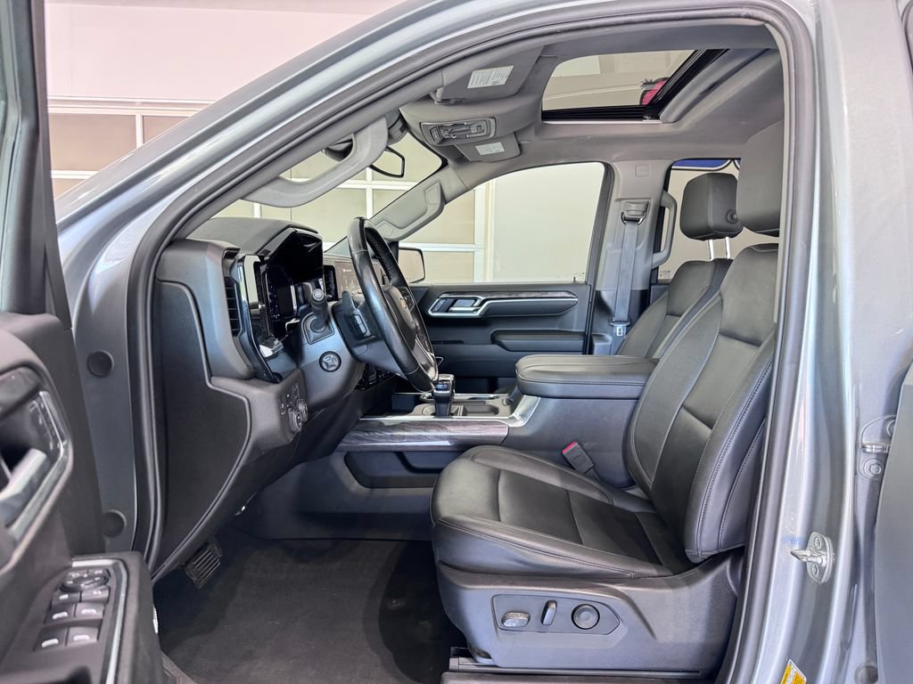 Certified 2025 Chevrolet Silverado 1500 LTZ w/ LTZ Premium Package AWD/4WD image 9