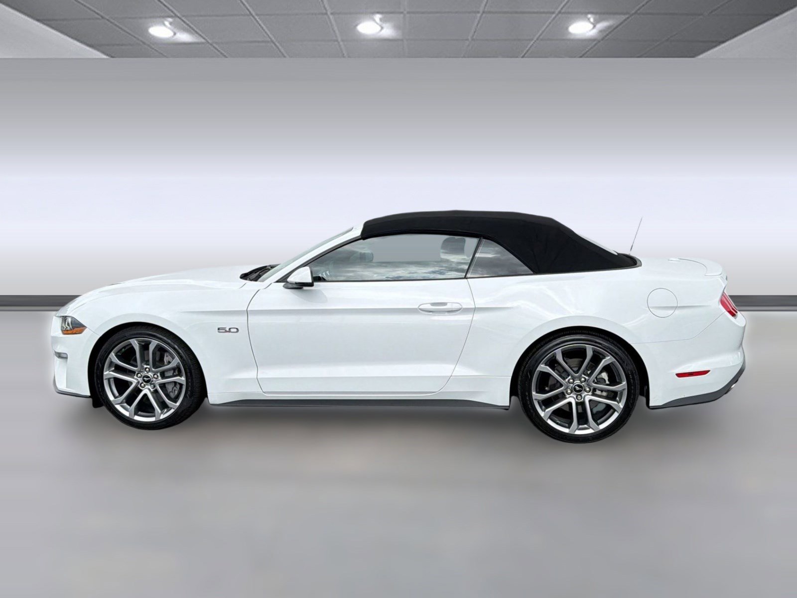 Used 2021 Ford Mustang GT Premium w/ Equipment Group 401A image 2