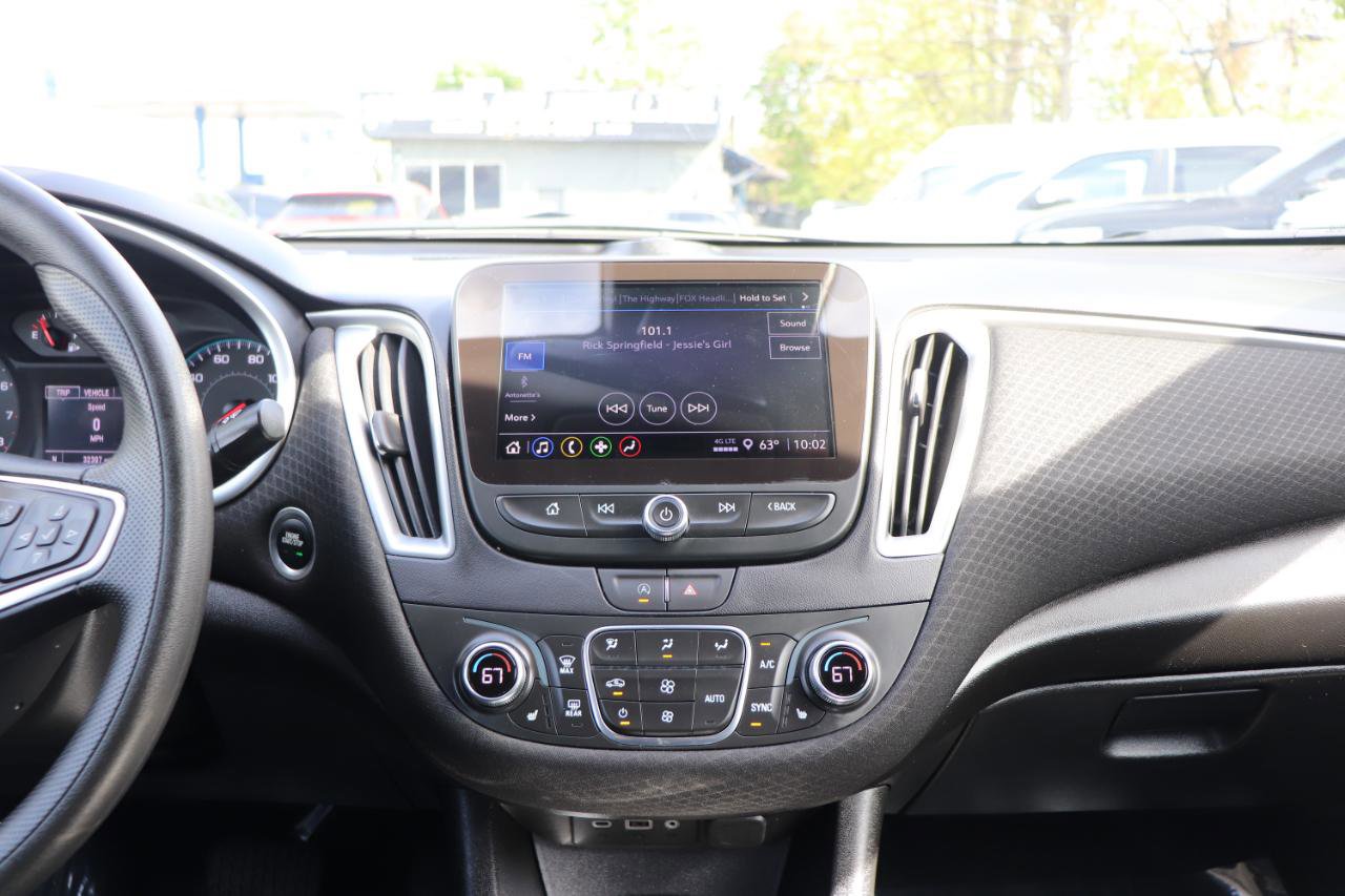 Used 2025 Chevrolet Malibu LT FWD image 19