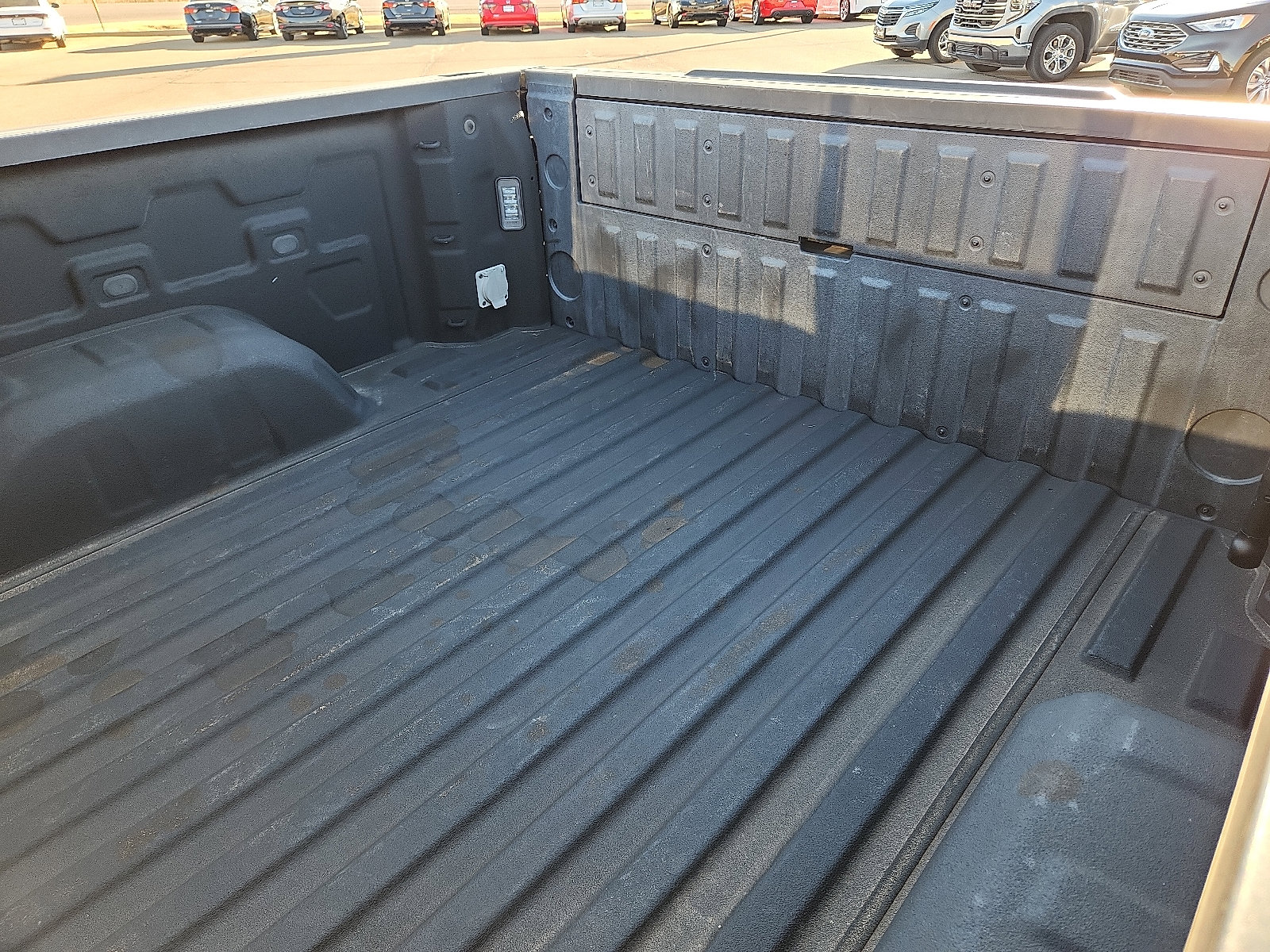 Used 2022 GMC Sierra 1500 AT4 w/ AT4 Preferred Package image 9