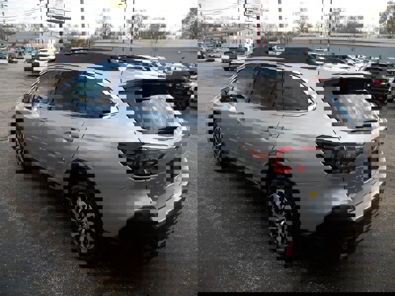 Used 2021 Subaru Outback Premium AWD/4WD image 2