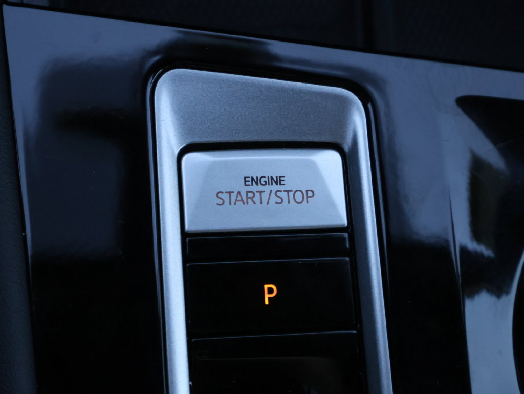 Certified 2024 Volkswagen Atlas Cross Sport SE w/ Panoramic Sunroof Package AWD/4WD image 21