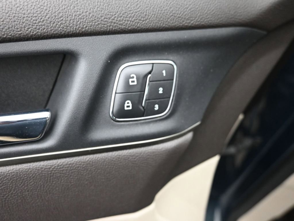 Used 2019 Lincoln MKC Reserve image 15