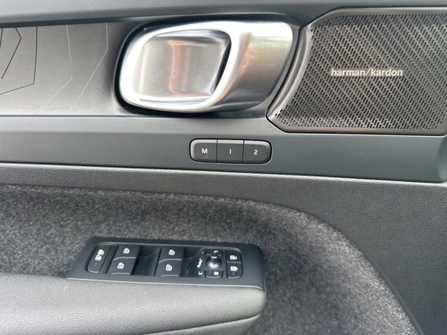 Certified 2023 Volvo C40 P8 Recharge Ultimate w/ Protection Package Premier image 31