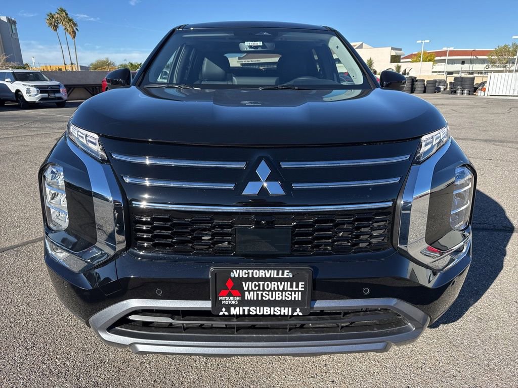 New 2025 Mitsubishi Outlander SE image 2