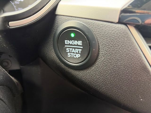 Used 2020 Ford Escape SE image 29