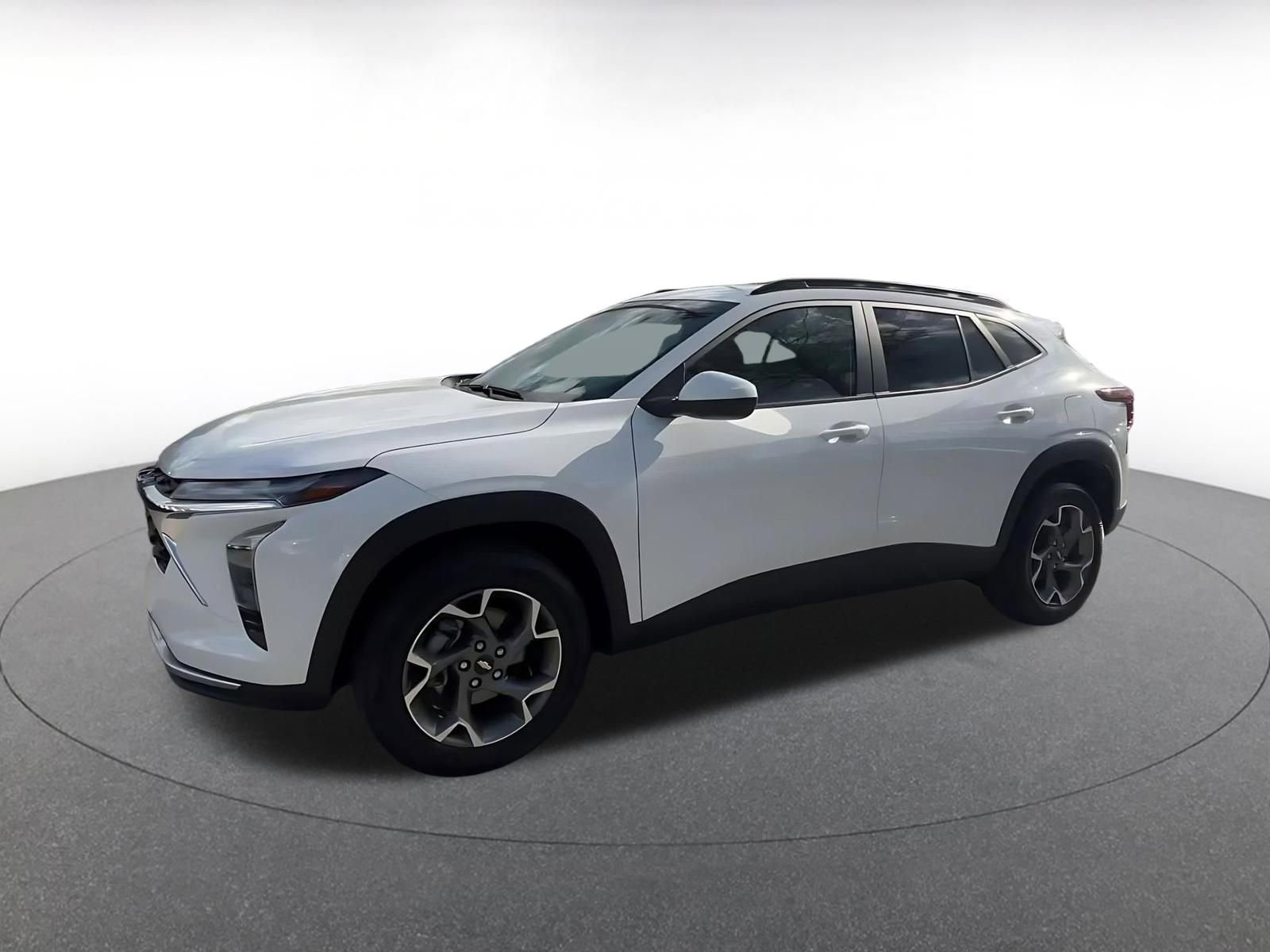 Used 2025 Chevrolet Trax LT image 8