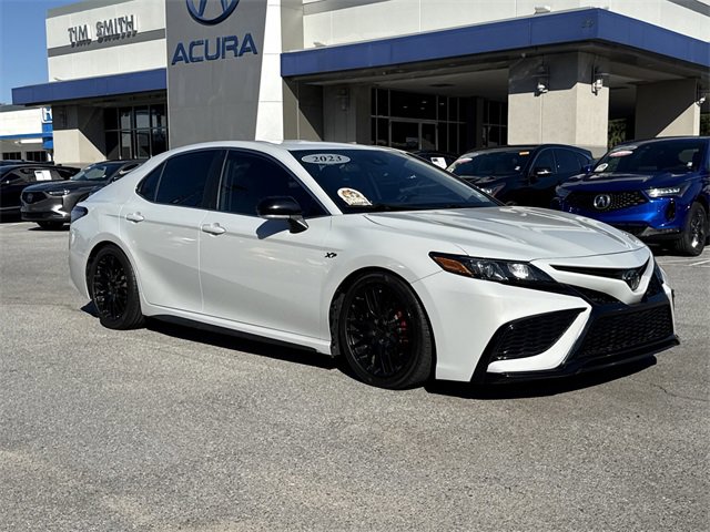 Used 2023 Toyota Camry SE image 2