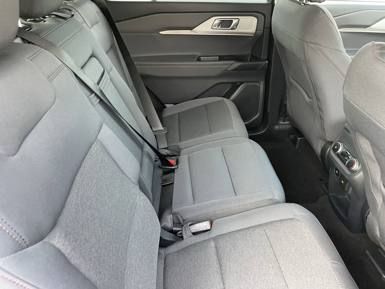 Certified 2025 Ford Explorer Active image 13