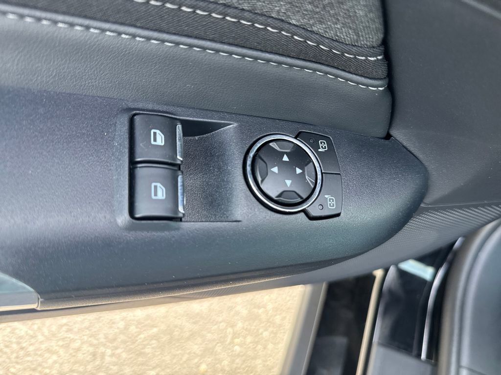 Used 2025 Ford Mustang Coupe image 11