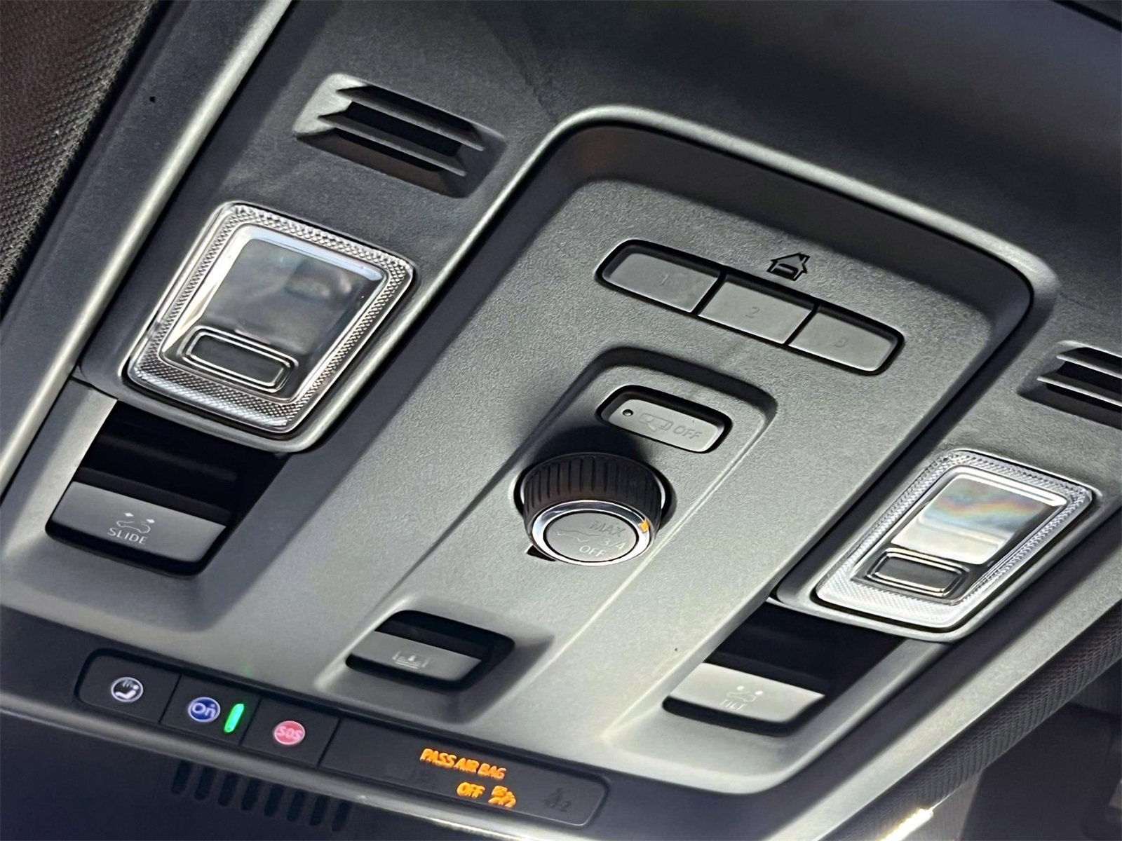 Used 2023 GMC Yukon XL SLT image 39