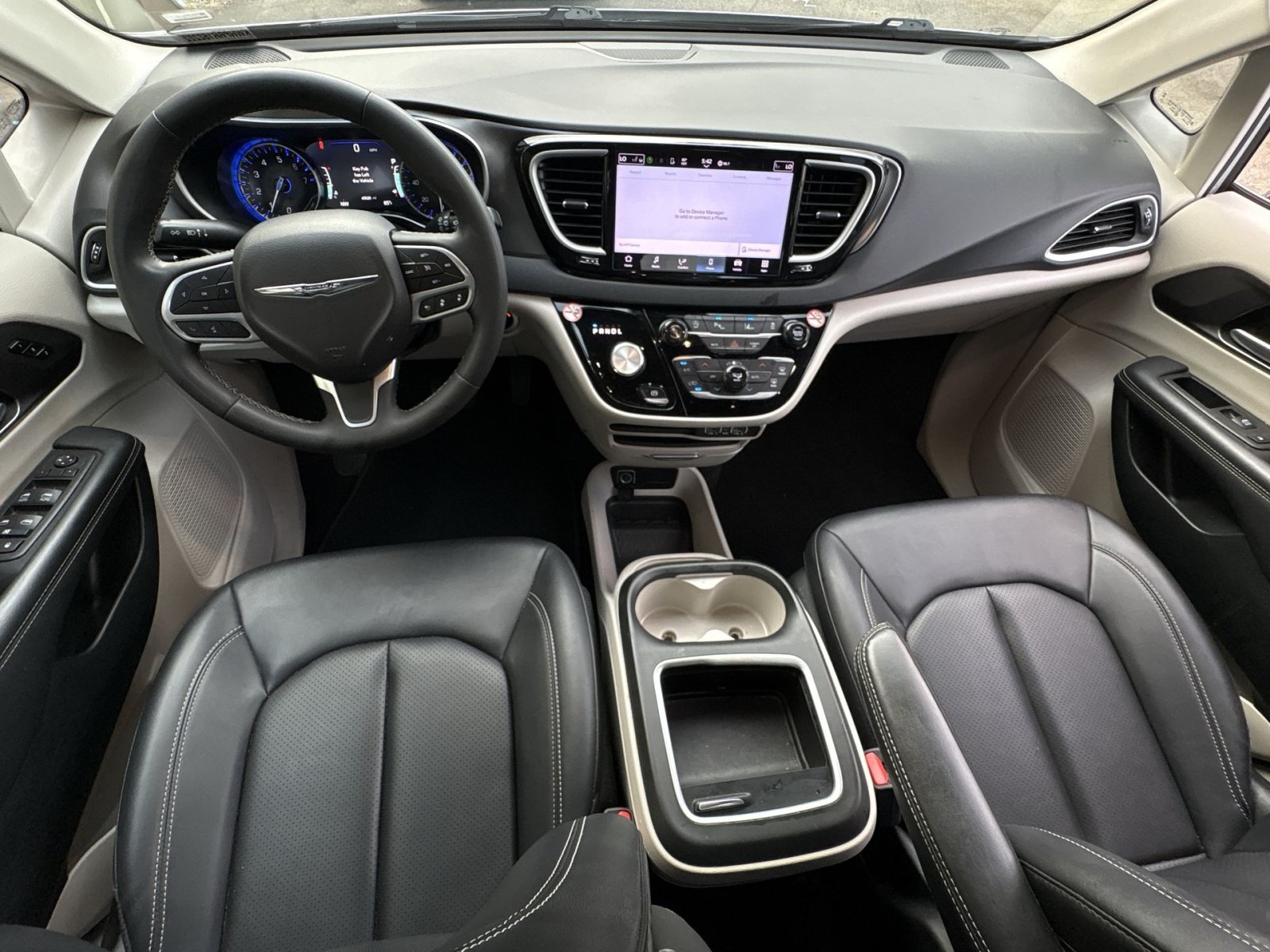Used 2024 Chrysler Pacifica Touring-L FWD image 20