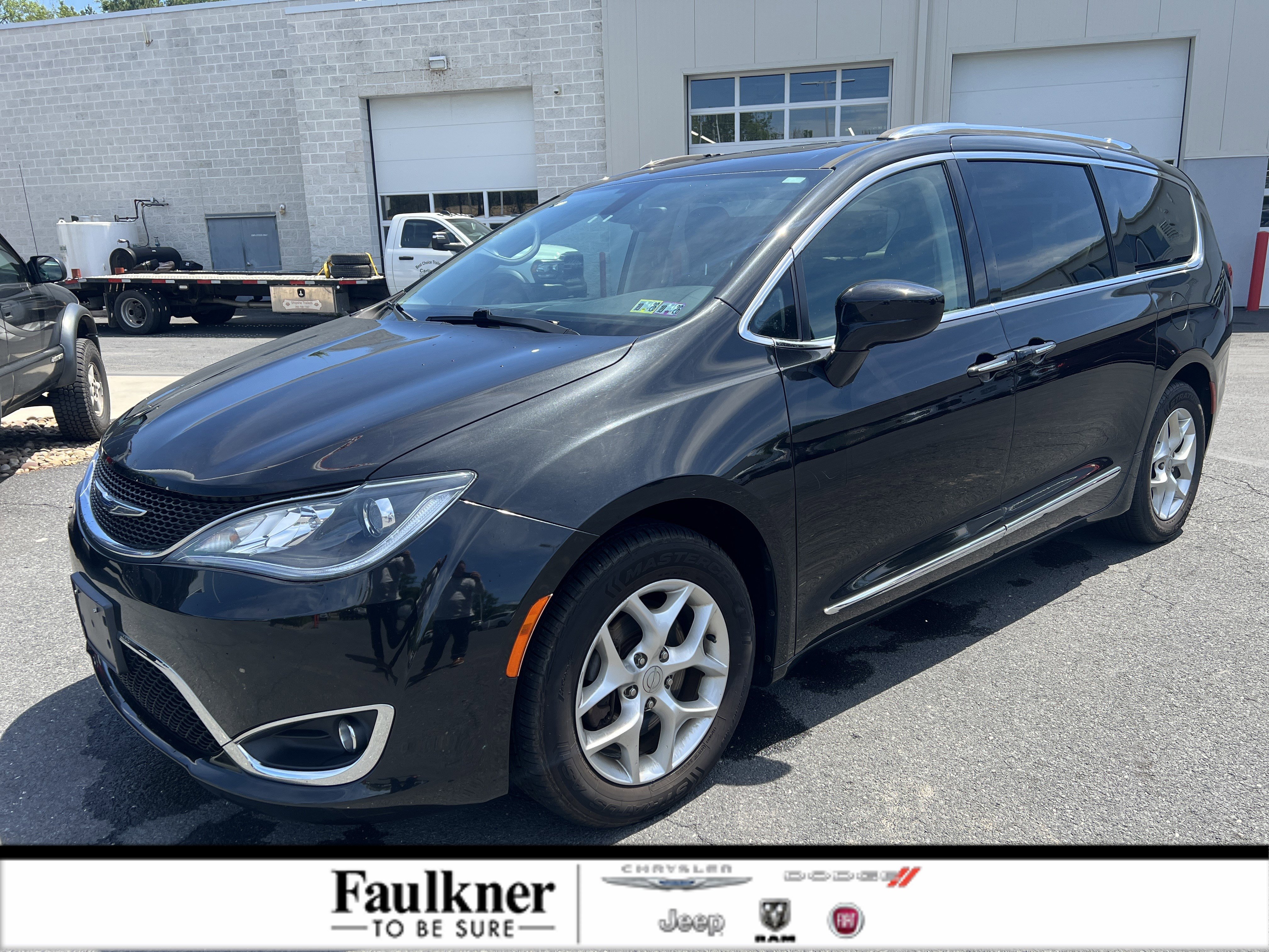 Used 2018 Chrysler Pacifica Touring-L Plus w/ Tire & Wheel Group