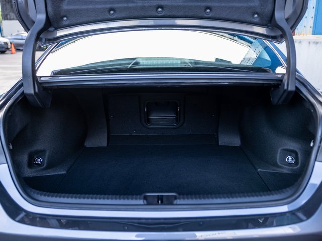 Used 2025 Lexus ES 300h w/ Premium Package image 30