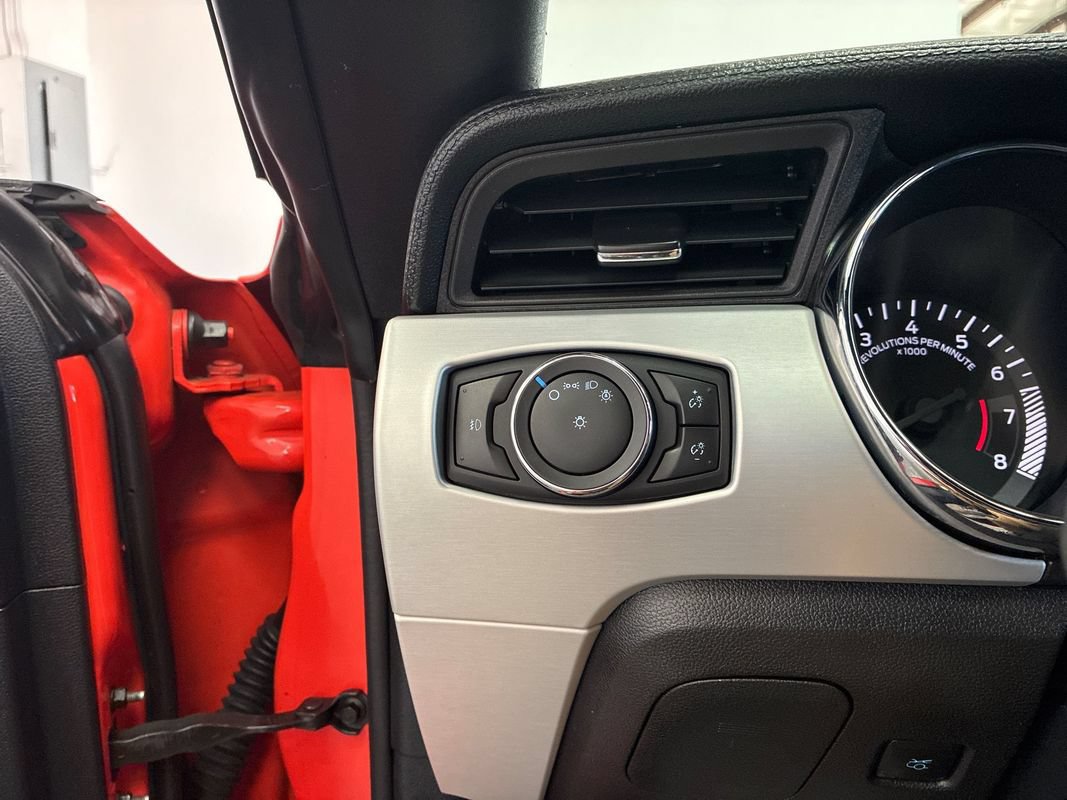 Used 2015 Ford Mustang GT RWD image 11