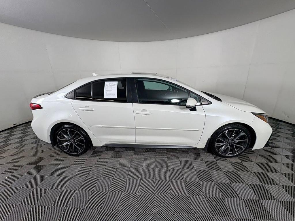 Used 2020 Toyota Corolla XSE image 8