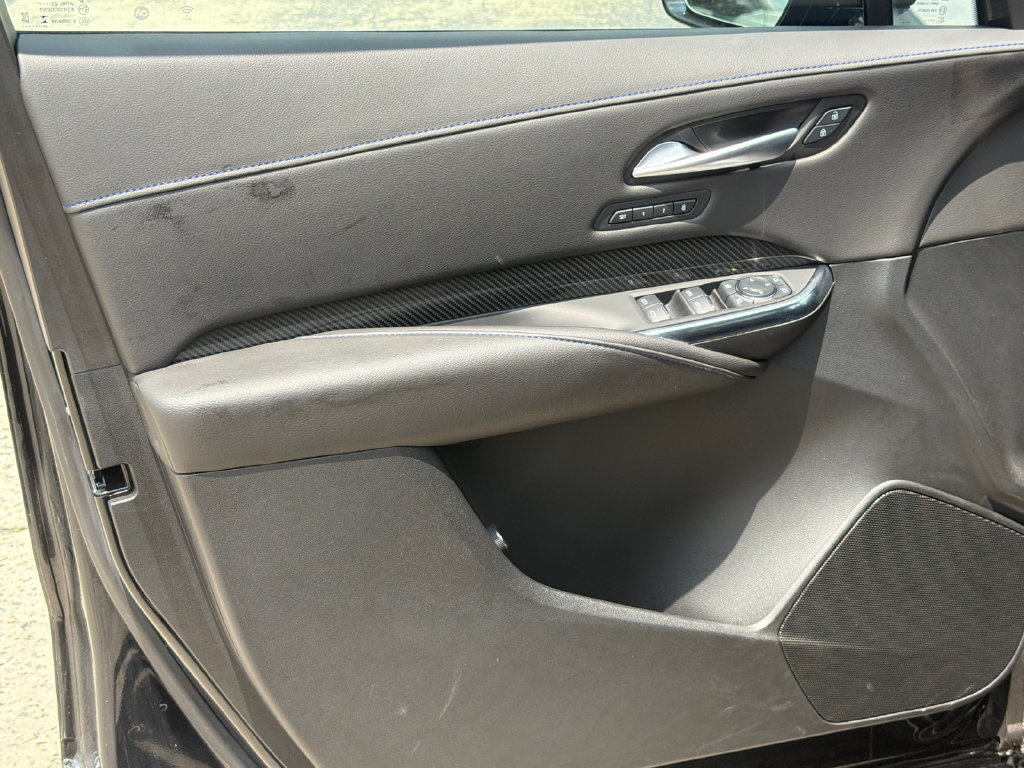 Used 2025 Cadillac XT4 Sport FWD image 10