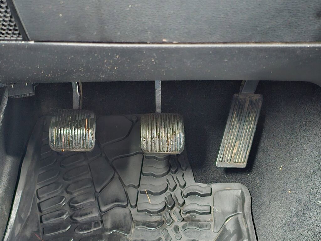 Used 2016 Jeep Wrangler Unlimited Sport image 25