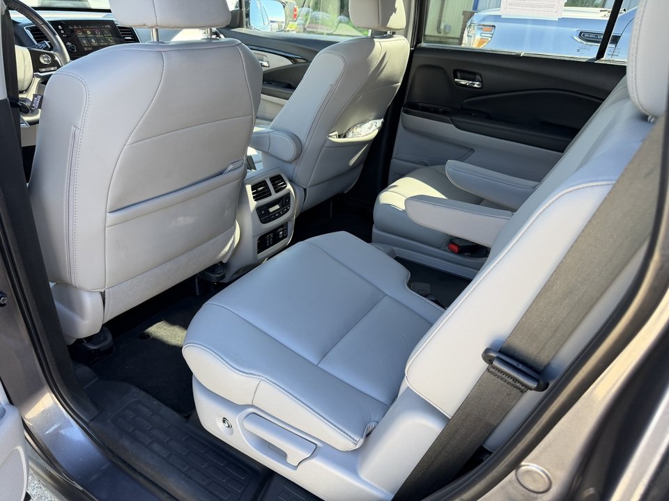 Used 2019 Honda Pilot Touring image 14