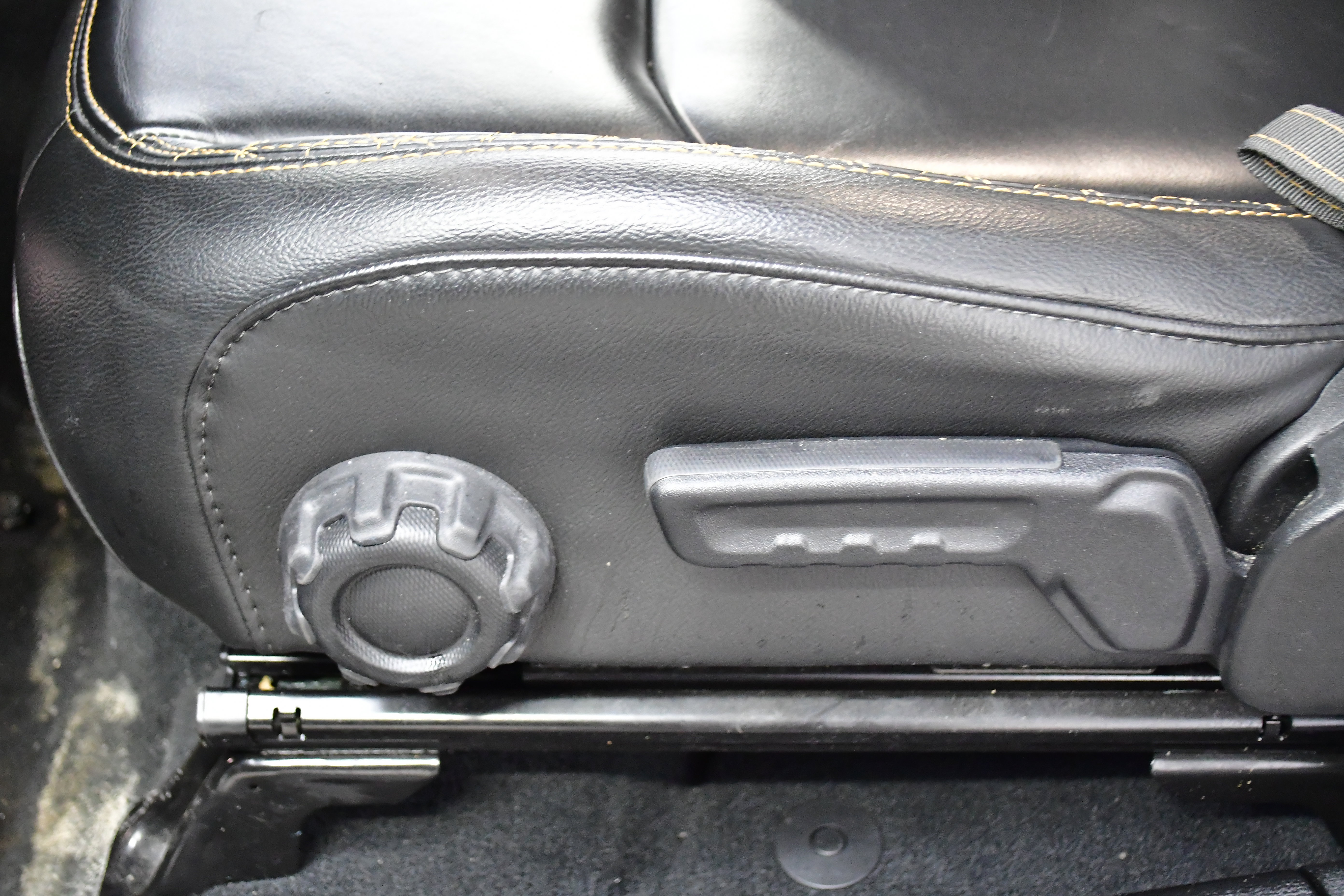 Used 2022 Jeep Wrangler Unlimited Sahara image 12