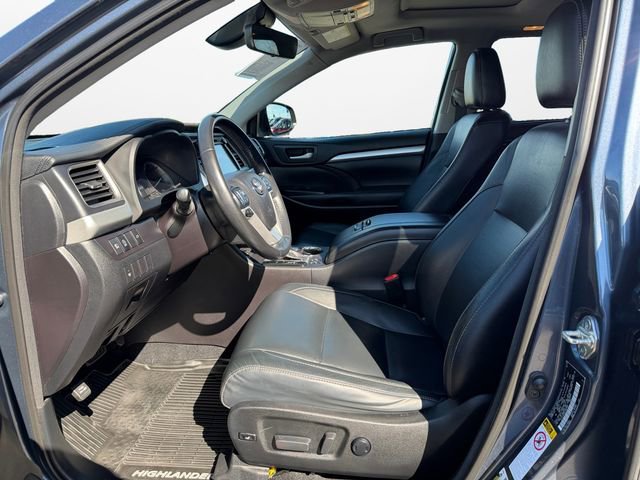 Used 2018 Toyota Highlander XLE image 9