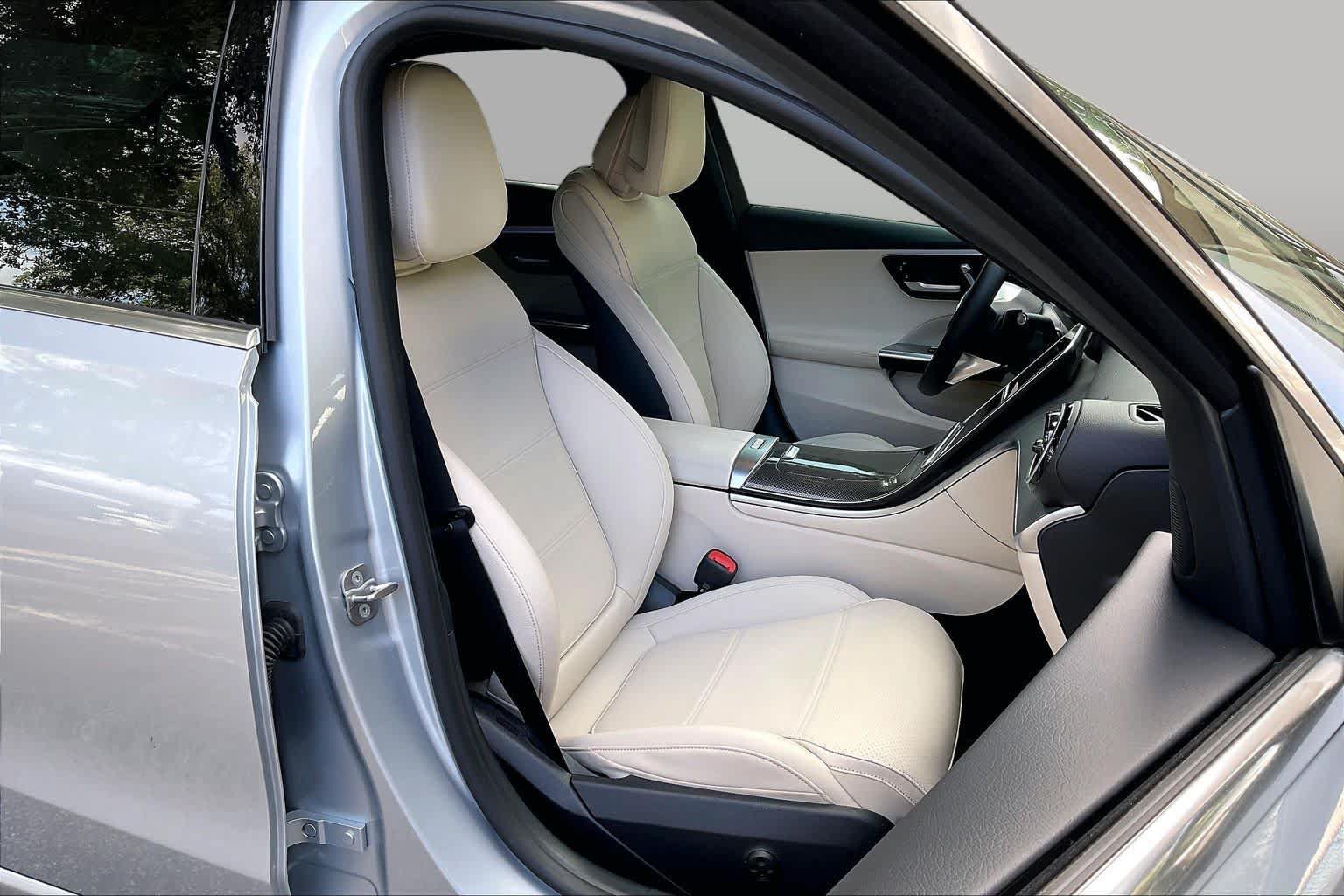 Used 2024 Mercedes-Benz C 300 Sedan image 9