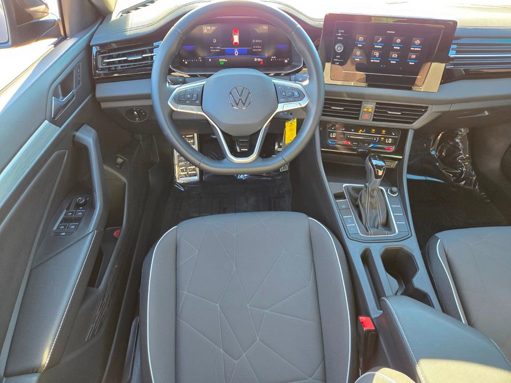 Certified 2025 Volkswagen Jetta Sport image 10