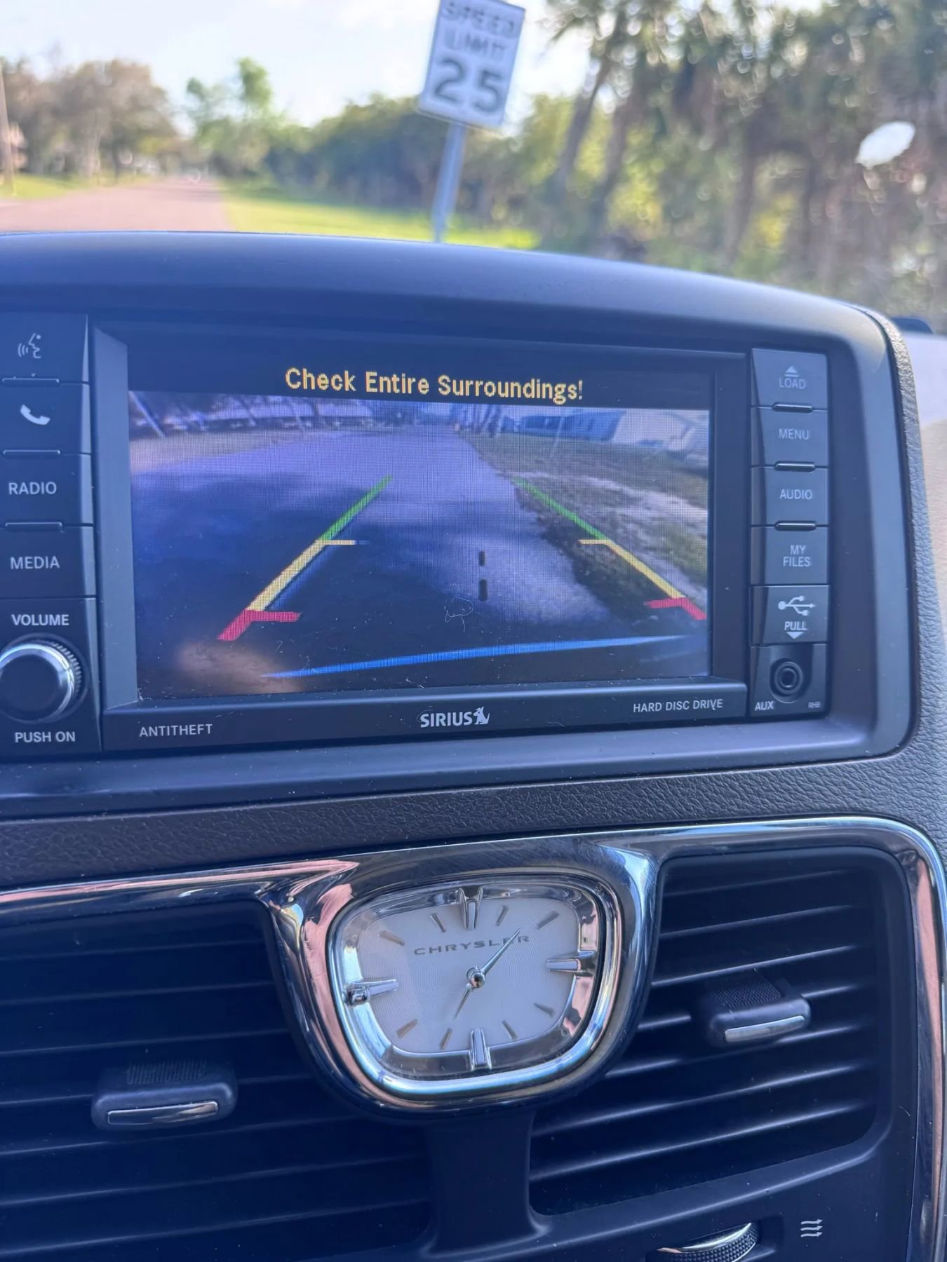 Used 2014 Chrysler Town & Country Touring-L w/ Driver Convenience Group FWD image 19