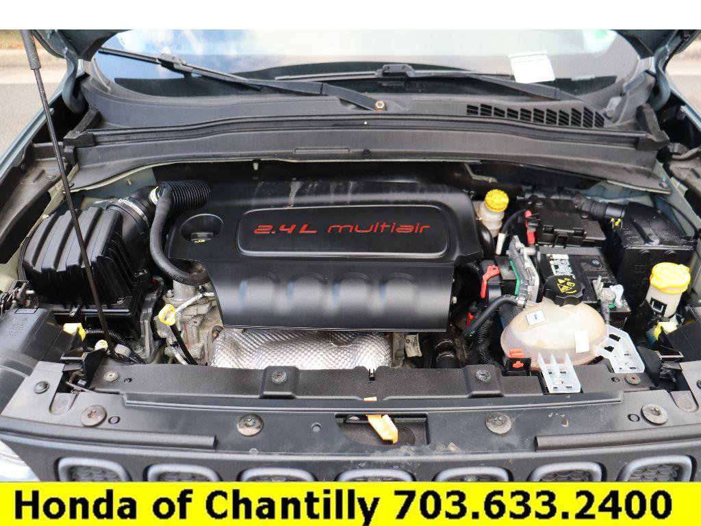 Used 2016 Jeep Renegade Trailhawk w/ Premium Trailhawk Package image 31