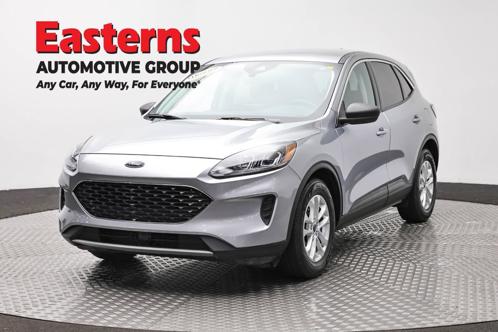 Used 2022 Ford Escape SE FWD image 1