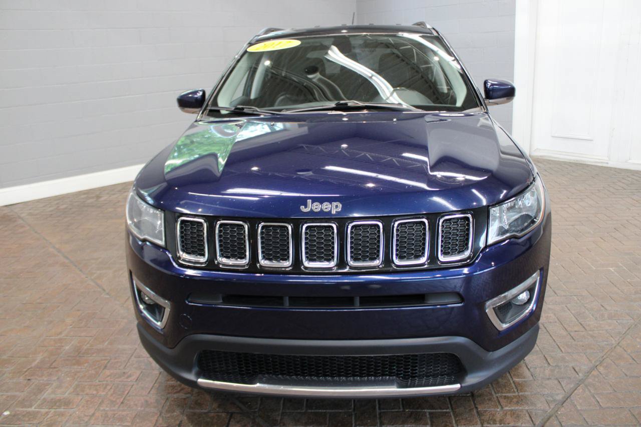 Used 2017 Jeep Compass Limited AWD/4WD image 2