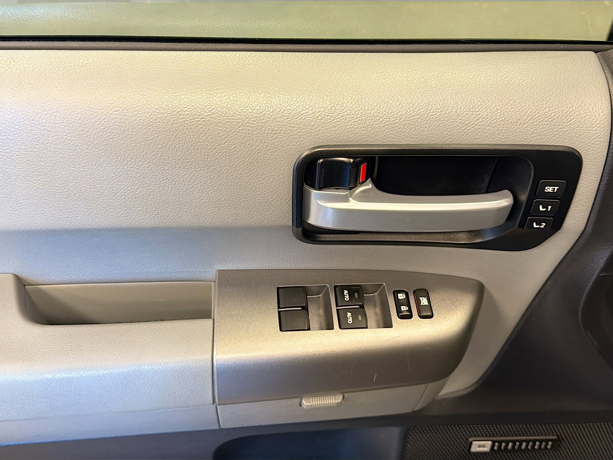 Used 2016 Toyota Sequoia Limited w/ Safety & Convenience Package image 15