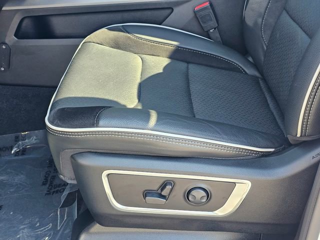 Used 2025 RAM 1500 Laramie w/ Sport Appearance Package AWD/4WD image 18