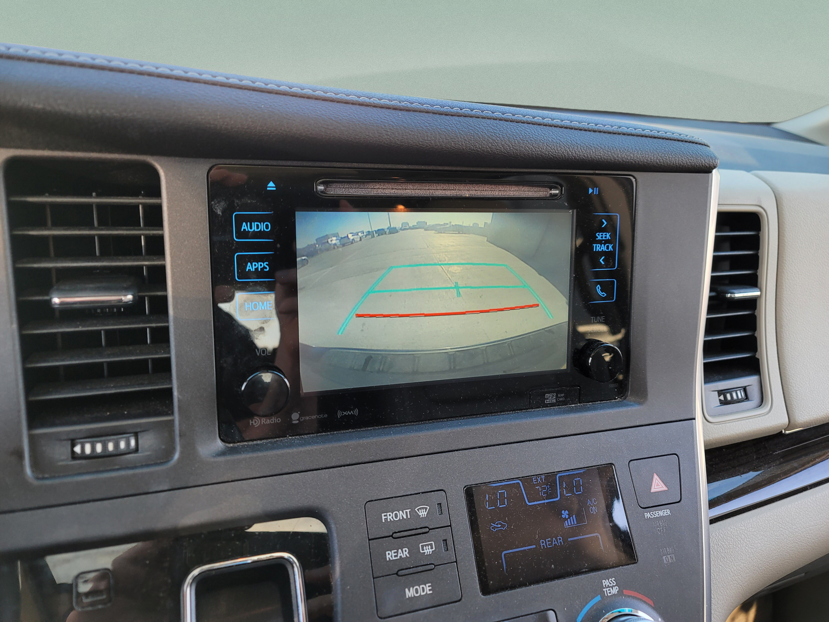 Used 2017 Toyota Sienna XLE FWD image 15