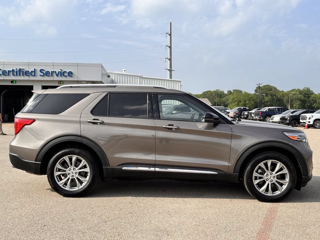 Used 2021 Ford Explorer Limited w/ Equipment Group 301A AWD/4WD image 5