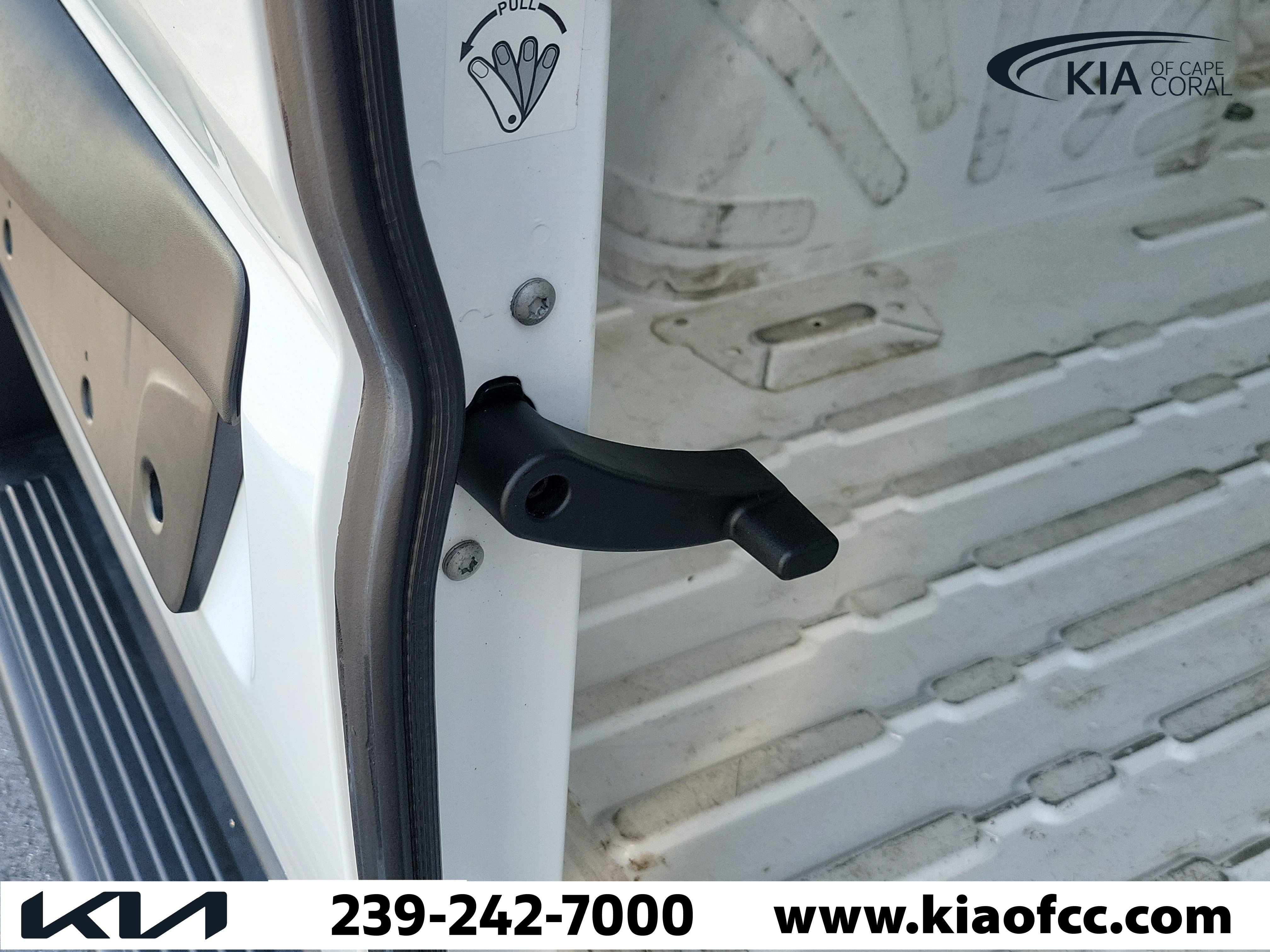 Used 2025 RAM ProMaster 2500 w/ Convenience Group FWD image 16