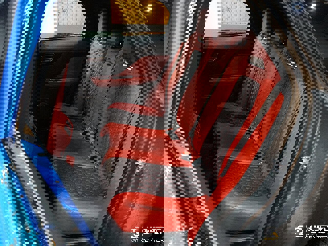 Used 2020 Jaguar F-PACE SVR image 31