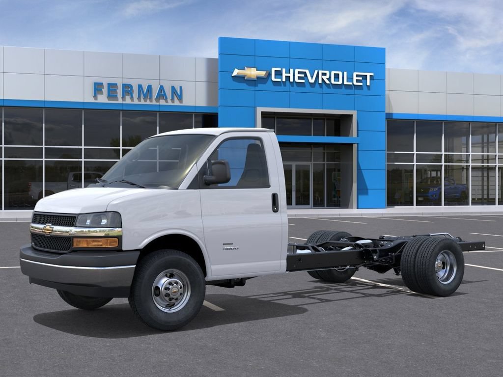 New 2026 Chevrolet Express 4500 w/ Power Convenience Package RWD image 2