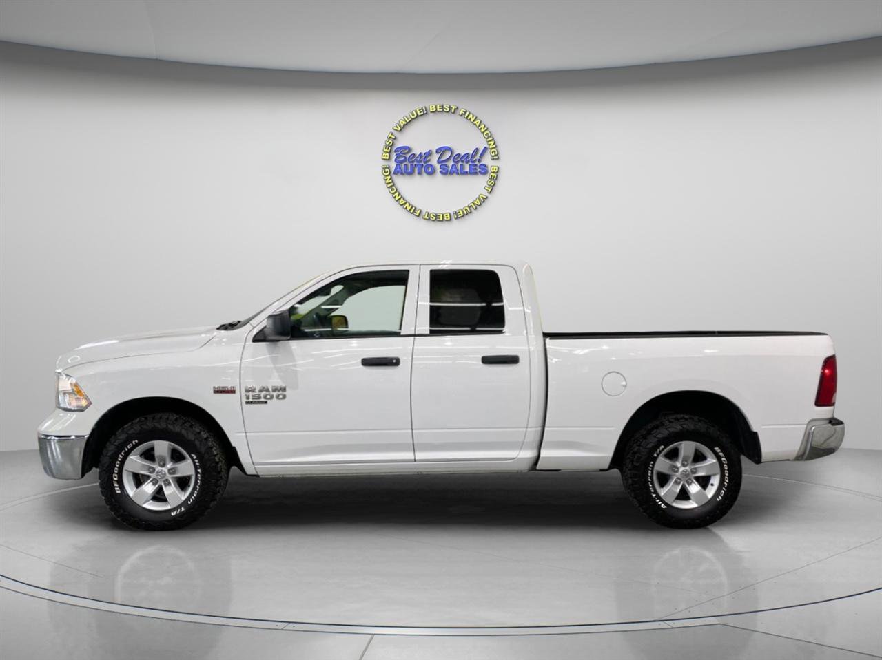 Used 2019 RAM 1500 Tradesman w/ Chrome Appearance Group AWD/4WD image 3
