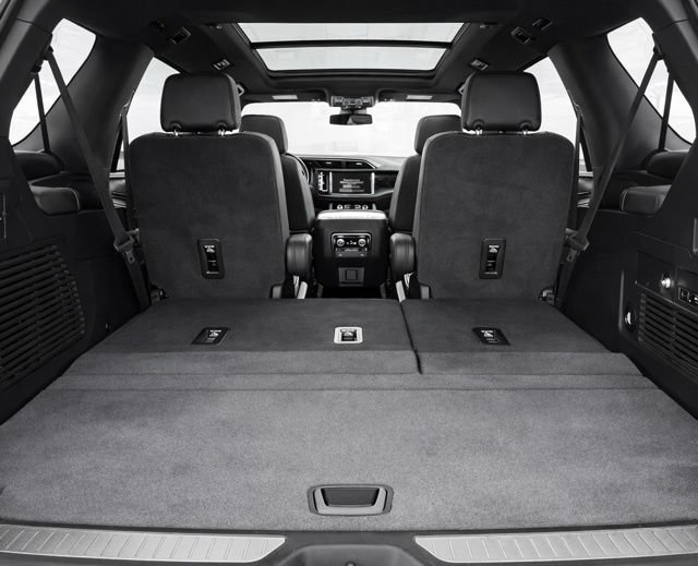 Used 2024 GMC Yukon Denali AWD/4WD image 10