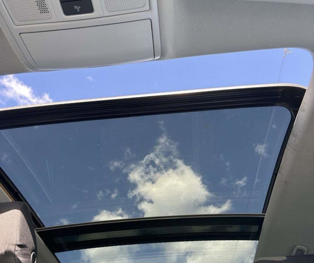 Used 2013 Volkswagen Tiguan S image 2