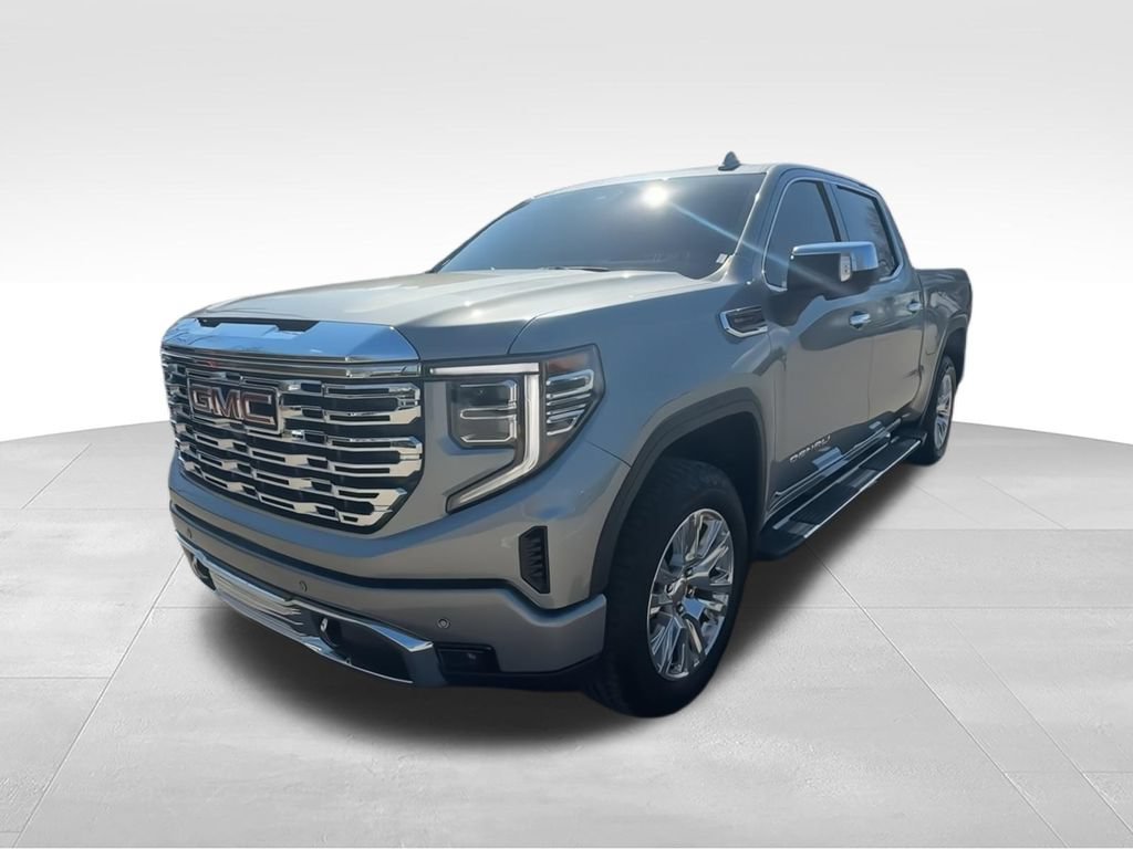 Used 2025 GMC Sierra 1500 Denali w/ Technology Package AWD/4WD image 4