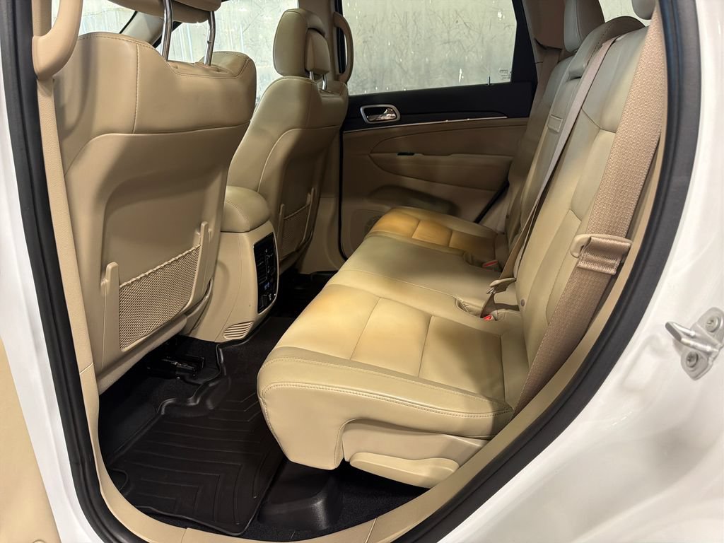 Used 2020 Jeep Grand Cherokee Limited AWD/4WD image 19