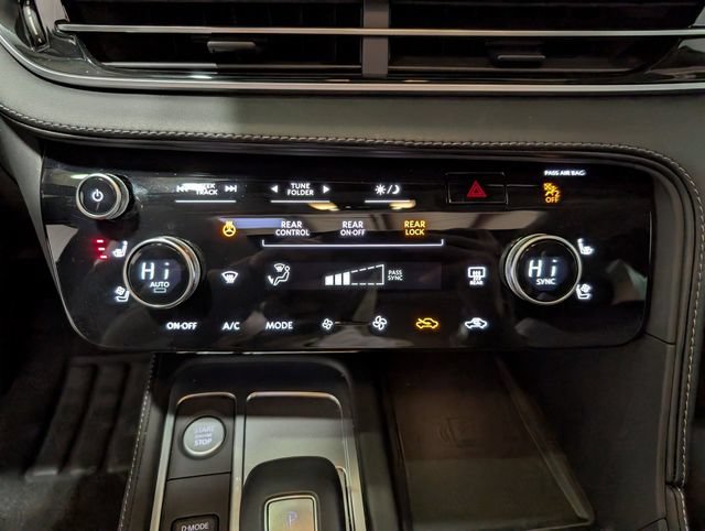 Used 2025 INFINITI QX60 Luxe AWD/4WD image 24