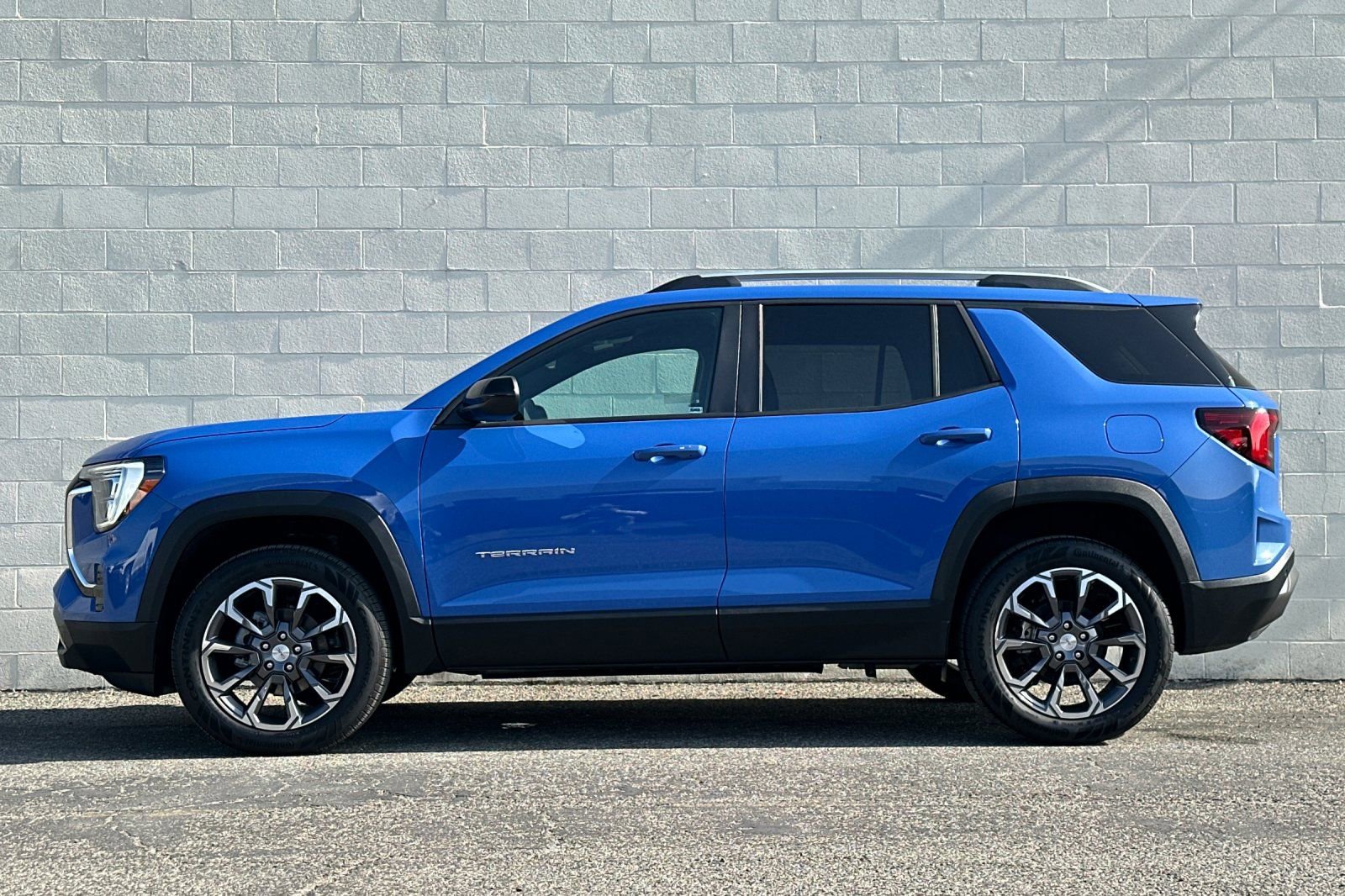 Used 2026 GMC Terrain Elevation w/ Elevation Premium Package FWD image 7