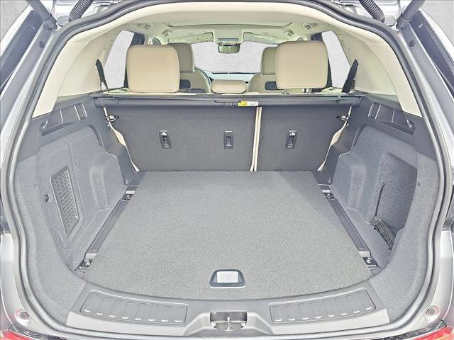 New 2025 Land Rover Discovery Sport S image 12